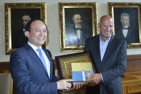 Hanoi promeut sa coopération avec Stockholm, Oslo et Vienne