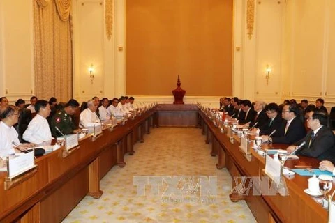 Le Vietnam et le Myanmar signent quatre documents de coopération
