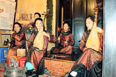 La musique traditionnelle reprend ses quartiers à Hanoï