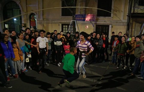 À Hanoi, des jeux folkloriques font la joie des petits et grands