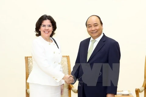 Des dirigeants vietnamiens reçoivent Mme l’ambassadeur cubain