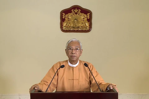 Le président birman s’engage à construire une république fédérale démocratique