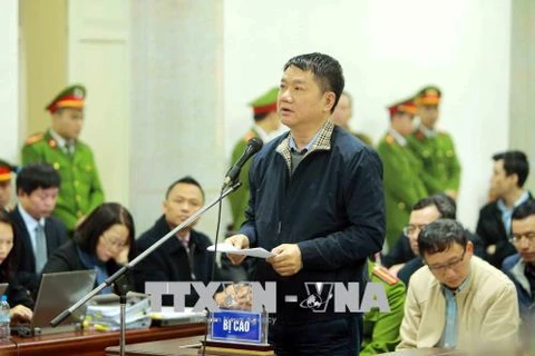 Le parquet réplique, l’accusé Dinh La Thang s’excuse