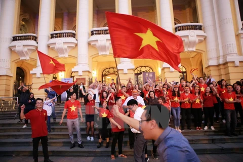 Football : le Vietnam chavire de bonheur