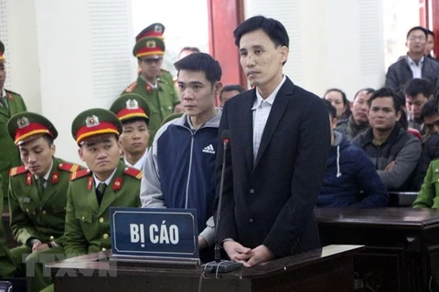 Nghe An: les hommes provoquant des troubles sociaux condamnés à des peines d'emprisonnement