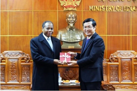 Vietnam et Mozambique resserrent leur coopération dans l’éducation et la formation