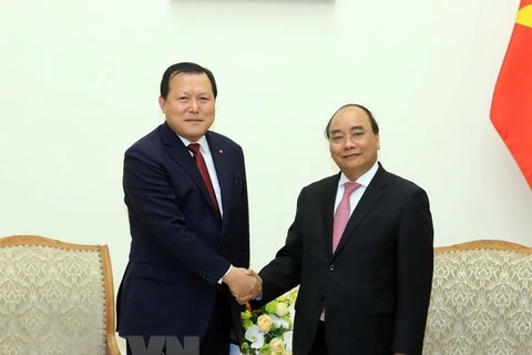 Le PM Nguyên Xuân Phuc exhorte Lotte à élargir ses affaires au Vietnam