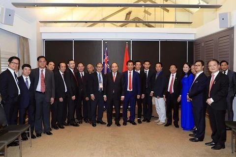 Le PM rencontre des entrepreneurs et intellectuels vietnamiens en Australie