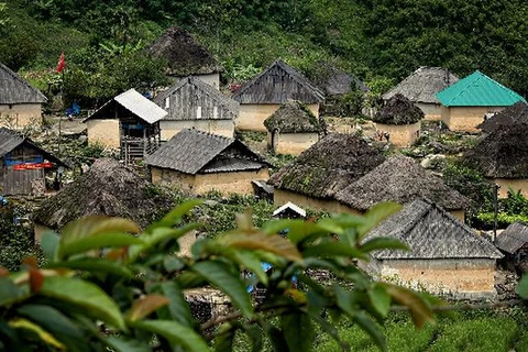 Les maisons-champignons des Hà Nhi noirs de Lào Cai