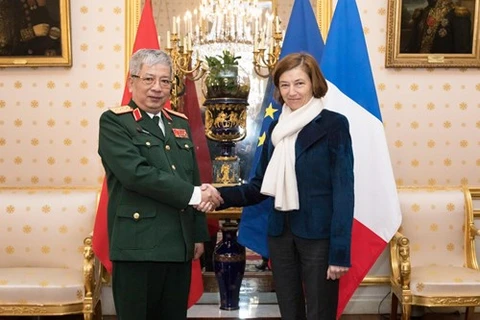 Vietnam et France discutent du renforcement de leur coopération dans la défense