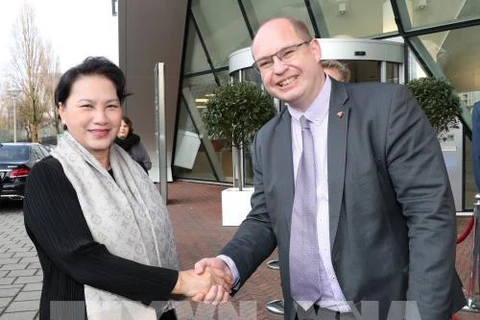 Aviation : la présidente de l’AN vietnamienne travaille avec la société néerlandaise NACO