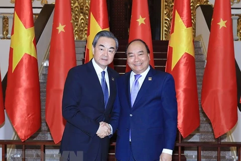 Le PM Nguyên Xuân Phuc reçoit le ministre chinois des Affaires étrangères Wang Yi