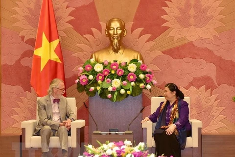 La vice-présidente de l’AN Tong Thi Phong reçoit un ancien secrétaire général de l'UIP