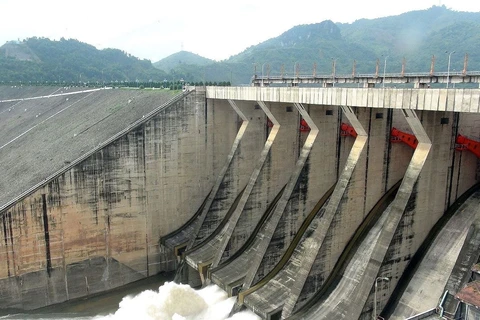 Agrandissement de la centrale hydroélectrique de Hoa Binh