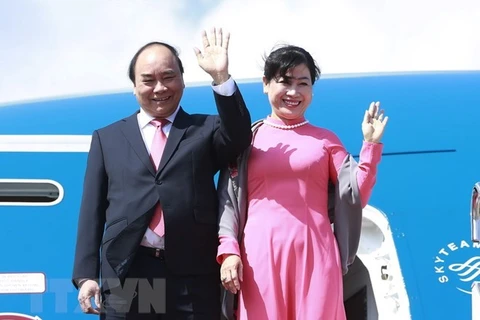 Le PM Nguyên Xuân Phuc quitte Hanoi pour Singapour 