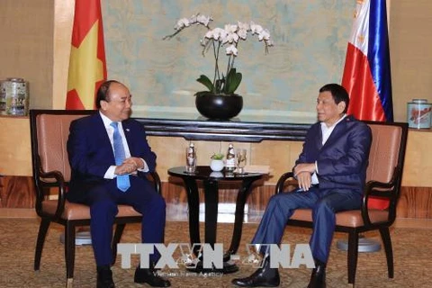 Le PM Nguyen Xuan Phuc rencontre le président philippin Rodrigo Duterte