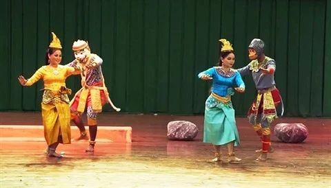 Le Robam, la magie de la danse classique khmère 