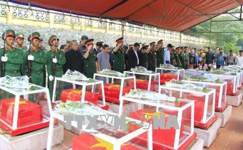 Inhumation des restes de soldats tombés au Laos et au Cambodge