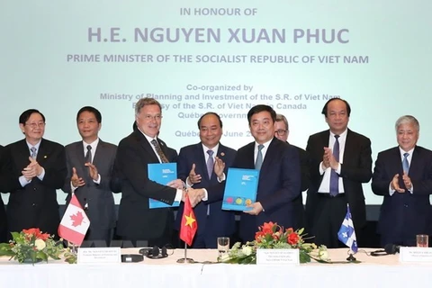 Le PM à la cérémonie de signature de remise des mémorandums de coopération Vietnam-Canada
