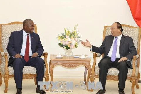 Le Premier ministre Nguyen Xuan Phuc reçoit l’ambassadeur mozambicain