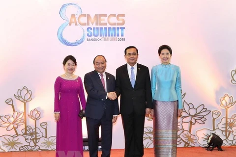 Le PM vietnamien rencontre son homologue thaïlandais en marge du sommet d'ACMECS 8