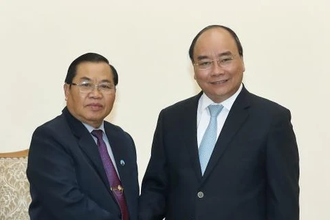 Le PM Nguyen Xuan Phuc reçoit le vice-président de l’AN du Laos Sengnouan Xayalath