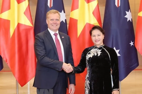 Entretien entre Nguyên Thi Kim Ngân et Tony Smith à Hanoi