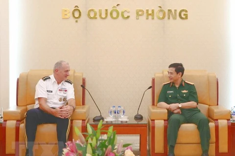 Le général Phan Van Giang reçoit le commandant en chef de l’USARPAC
