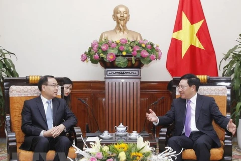 Le vice-Premier ministre Pham Binh Minh reçoit le maire de Chongqing (Chine)