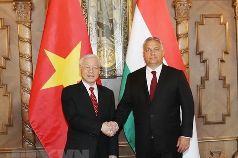 Le secrétaire général du PCV Nguyên Phu Trong termine sa visite officielle en Hongrie
