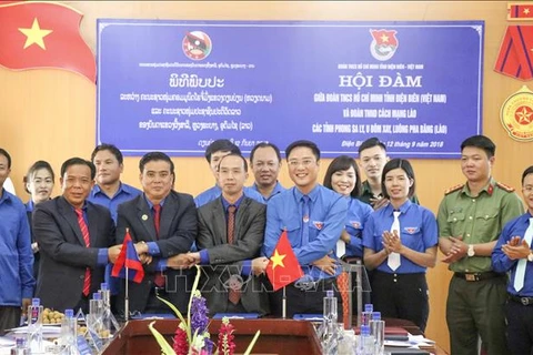 Echange amical entre les jeunes de Dien Bien et de trois provinces laotiennes