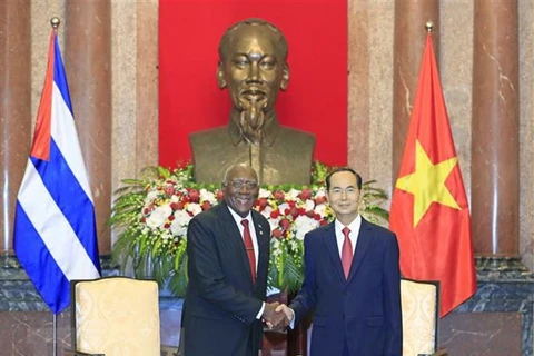 Le Vietnam résolu à continuer de renforcer la solidarité avec Cuba