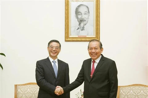Le vice-PM Truong Hoa Binh reçoit le président de la Cour populaire suprême chinoise
