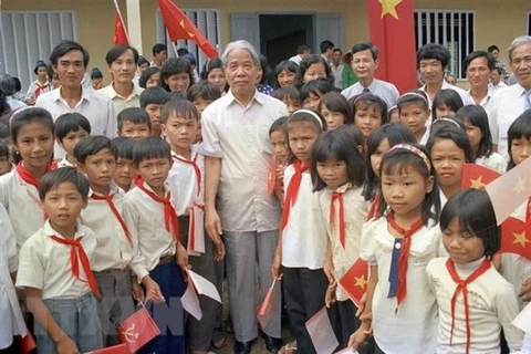 Décès de l’ancien SG du PCV Do Muoi : message de condoléances du Laos