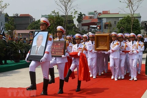 Cérémonie d’enterrement de l’ancien secrétaire général Do Muoi