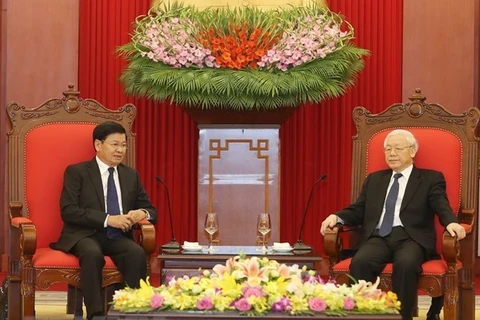 Le Vietnam prend en considération les relations spéciales avec le Laos 