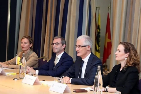Le PM Nguyen Xuan Phuc rencontre les ministres des régions flamande et wallonne de Belgique