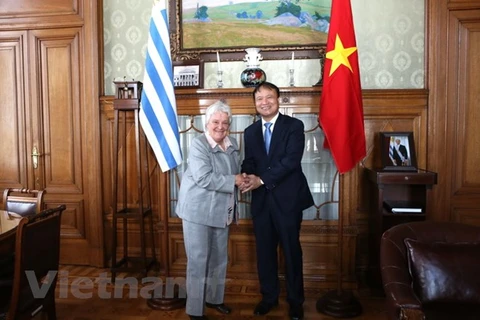Le Vietnam et l'Uruguay veulent renforcer leurs liens économiques