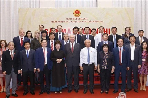 Rencontre du groupe parlementaire d’amitié Vietnam-Russie à Hanoi