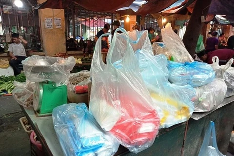 Hanoi s'efforce de réduire l'utilisation de sacs en plastique