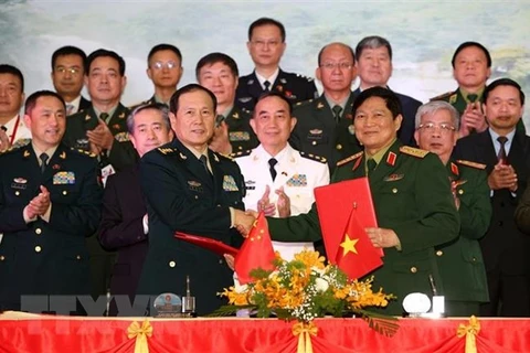 Colloque sur l’échange d'amitié de la défense frontalière Vietnam-Chine 