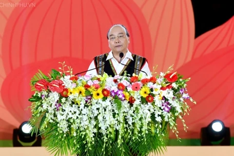 Le PM Nguyen Xuan Phuc au Festival de la culture des gongs du Tây Nguyên 2018