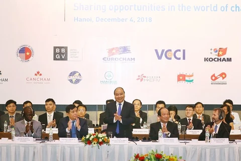 Le PM Nguyên Xuân Phuc s’adresse au Forum des entreprises du Vietnam