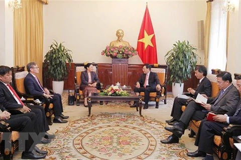 Le vice-PM Pham Binh Minh au Laos, les liens bilatéraux au beau fixe