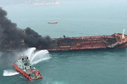 Hong Kong: l’aide s’organise pour les sinistrés de l’incendie d’un pétrolier