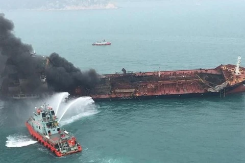 Un corps du membre d'équipage disparu dans l’incendie d'un pétrolier retrouvé