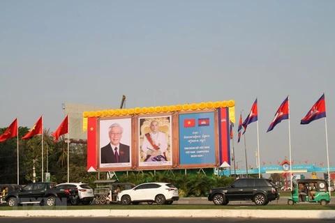Le dirigeant Nguyen Phu Trong termine sa visite au Laos et au Cambodge