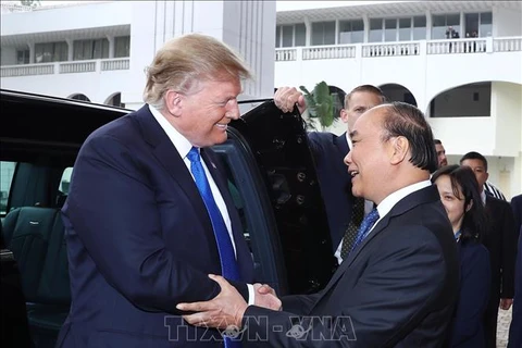 Le Premier ministre Nguyen Xuan Phuc rencontre le président américain Donald Trump