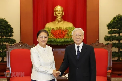 Le leader du PCV Nguyen Phu Trong reçoit la présidente de l’AN du Laos