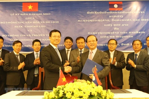 Vietnam et Laos renforcent la coopération dans l'information et des communications